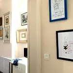 La Garconniere Centre Historique Homestay